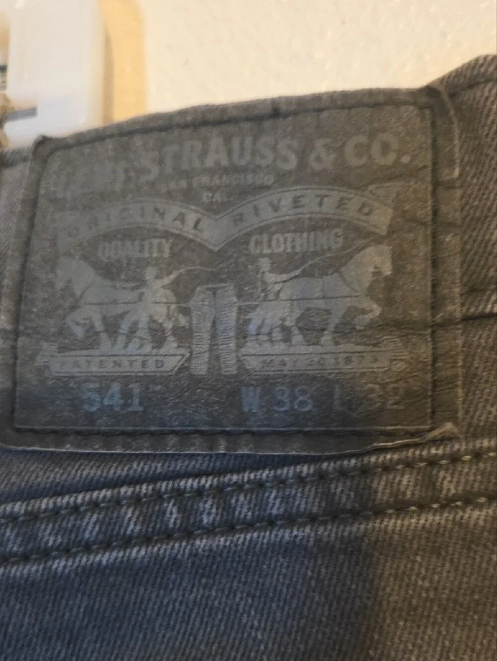 Levi's 541 Slim Straight Jeans in Charcoal 38x32